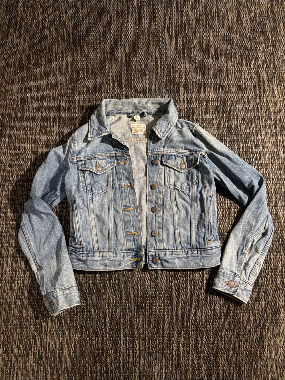 Levi’s Trucker Denim Jacket Light Wash Size Small
